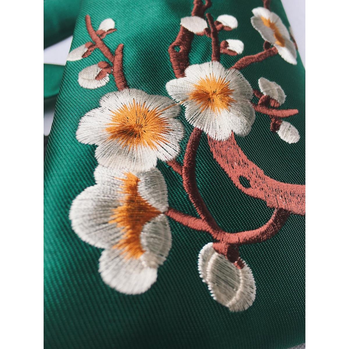 单调的衣服穿出超大牌的感觉