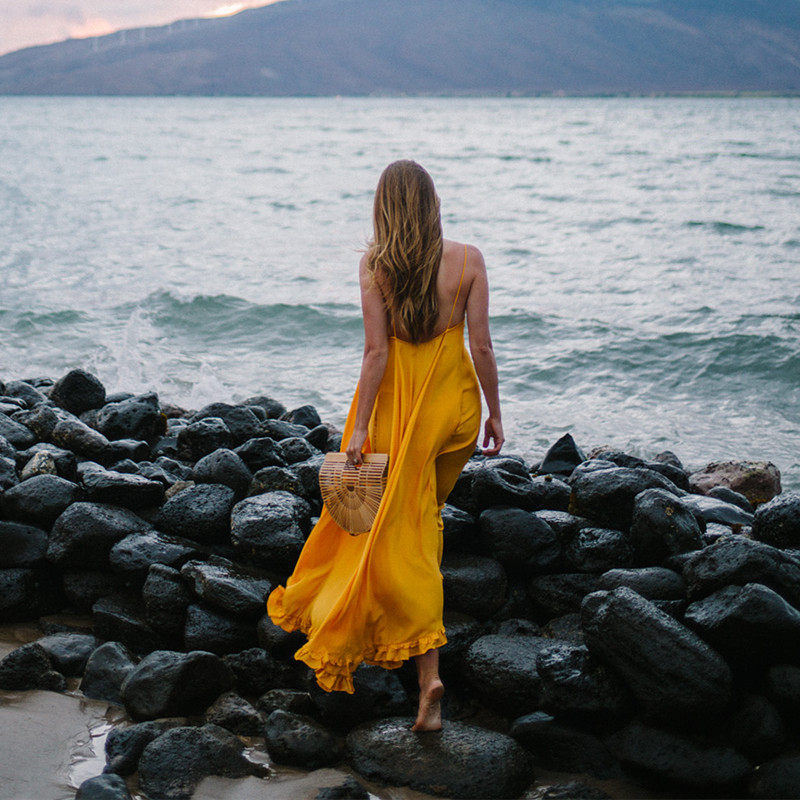 去购买 欧美海边度假性感交叉露背吊带沙滩连衣裤气质显瘦亚麻阔腿