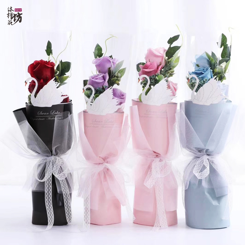纸玫瑰花_新品迷你玫瑰花束包花opp平面diy鲜花包装纸材料天鹅湖水舞