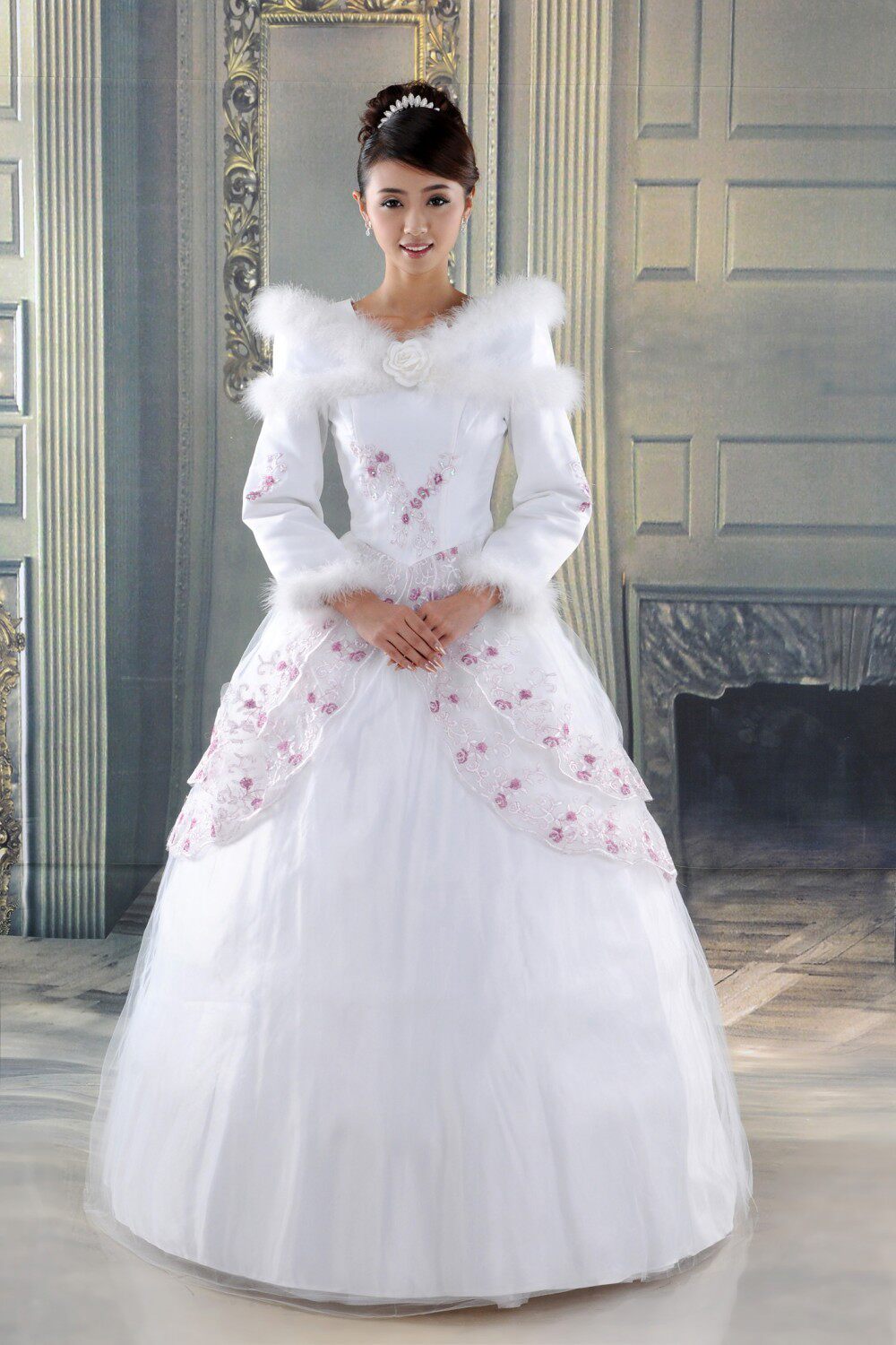 热销婚纱2017新款 冬季大码_2017冬季新款时尚韩式长袖保暖冬天婚纱