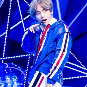 防弹少年团西装照