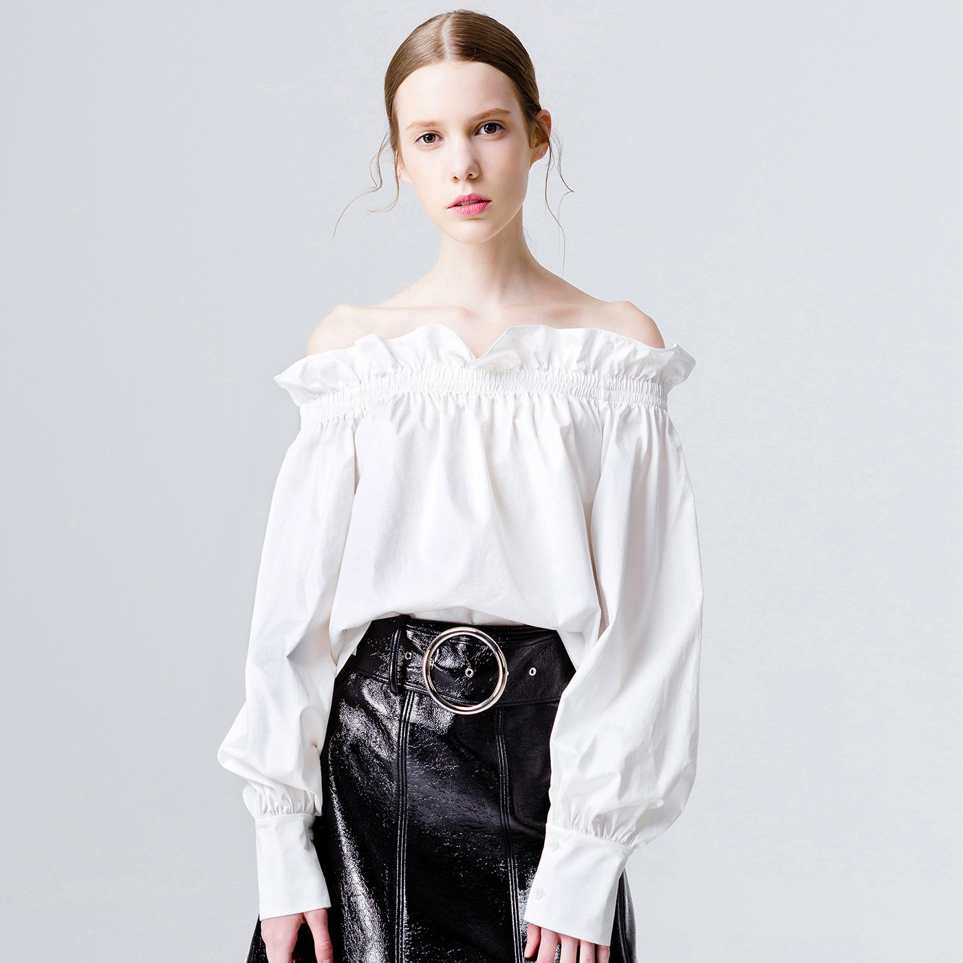 一字领上衣,显瘦撩人最在行