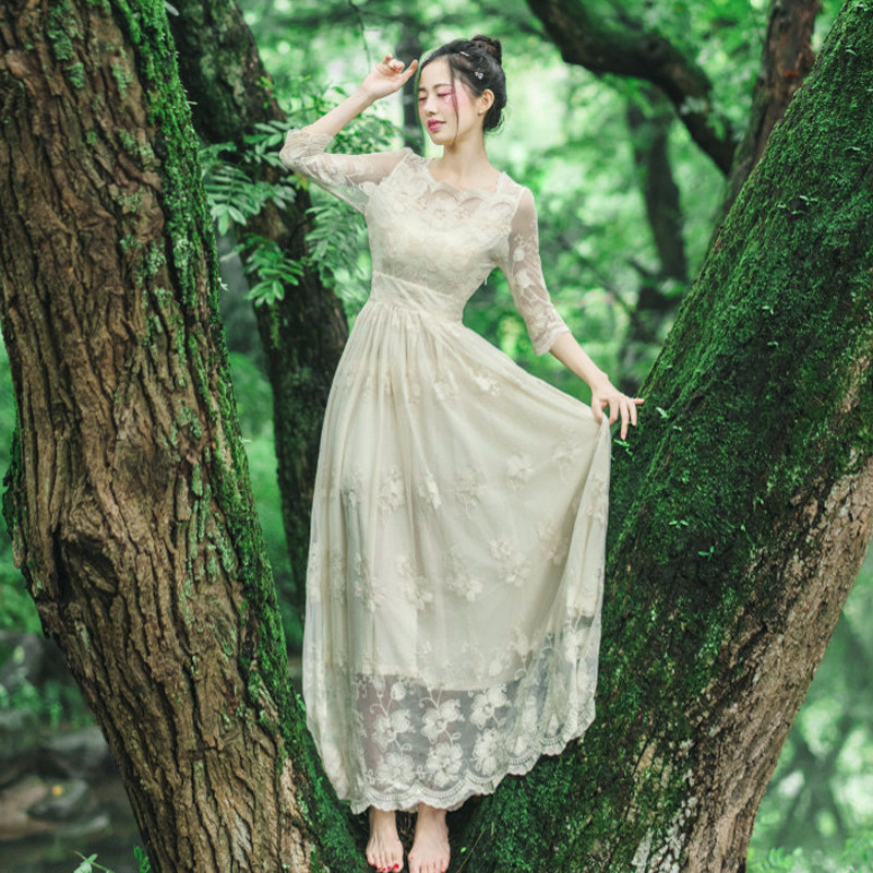 淑女仙女气质森女系复古白色伴娘礼服长裙刺绣中袖蕾丝连衣裙女夏