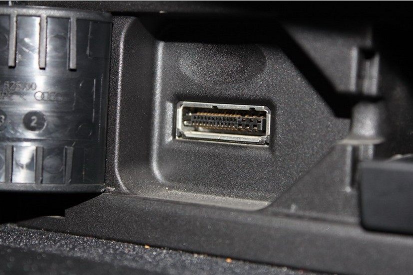 特价促销适用于奥迪苹果ipod专用aux线 a4l q5 a6l车用ami线