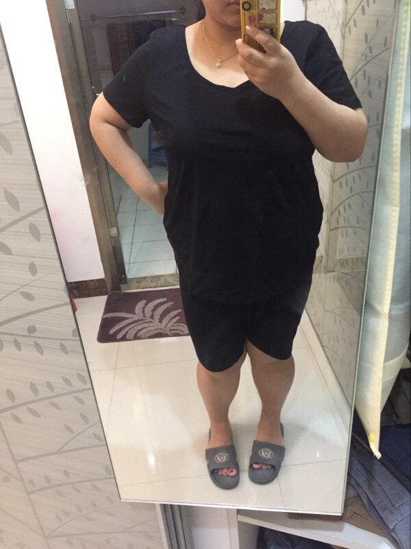 黑色白色各入了一件.胸围115穿这个码合适.