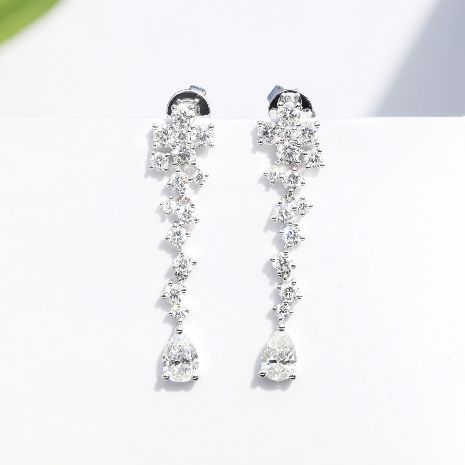 水滴钻石耳环_宝石矿工 18k白金水滴钻石耳钉耳环 唯美气质长款流苏