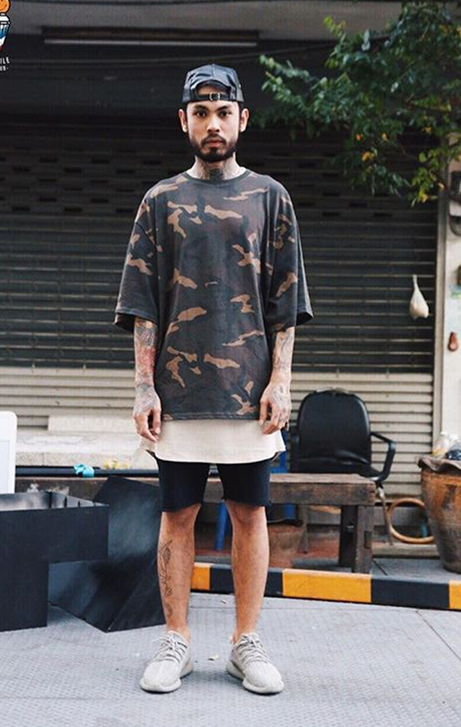 热销侃爷短袖_欧美高街春夏款 吴亦凡侃爷yeezy迷彩宽松短袖t恤男女