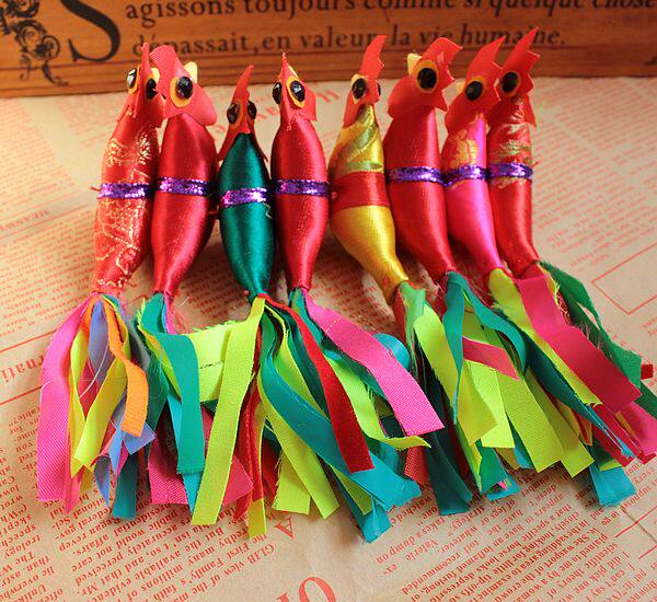 热销戴小姐的时装店_迎春鸡打春鸡手工缝制吉祥布公鸡 小孩立春戴在肩