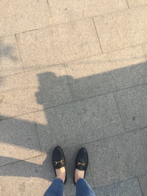 很舒服 软软的 超级适合我这种瘦长窄脚背低的脚