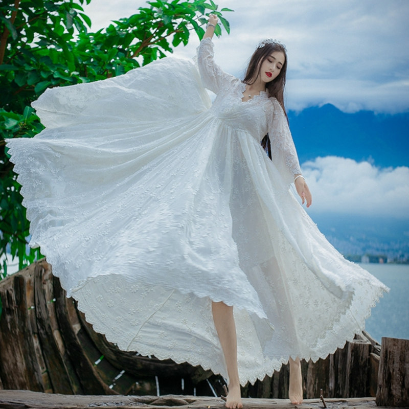 白色仙女裙刺绣蕾丝连衣裙2018新款春大摆仙气长裙