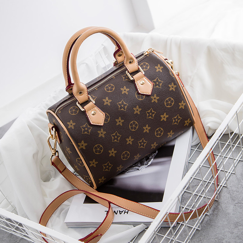 热销波士顿女包包2017新款_包包2017夏季新款经典包波士顿包潮流斜挎