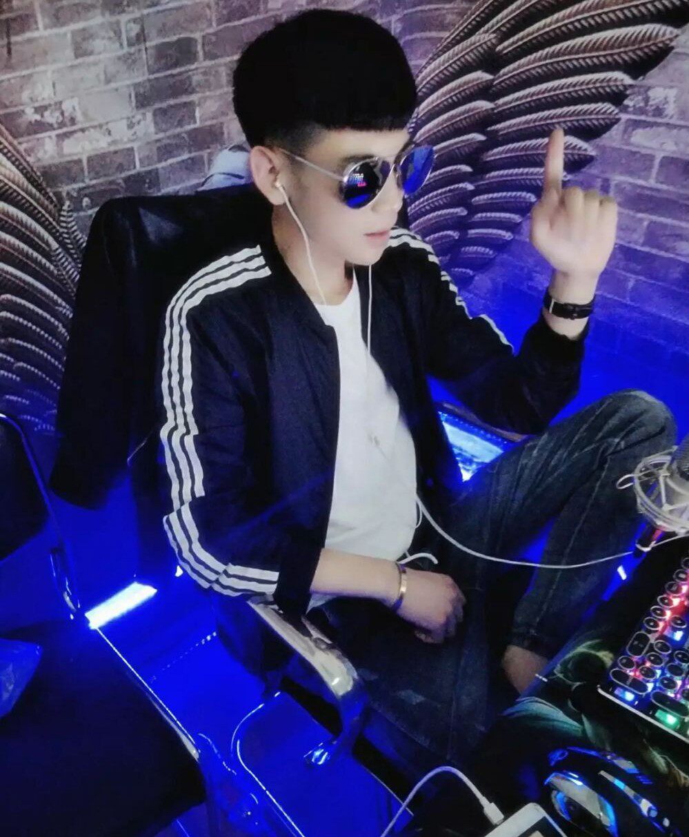 热销外套男春秋 修身 精神社会小伙_春秋季精神社会小伙外套男快手