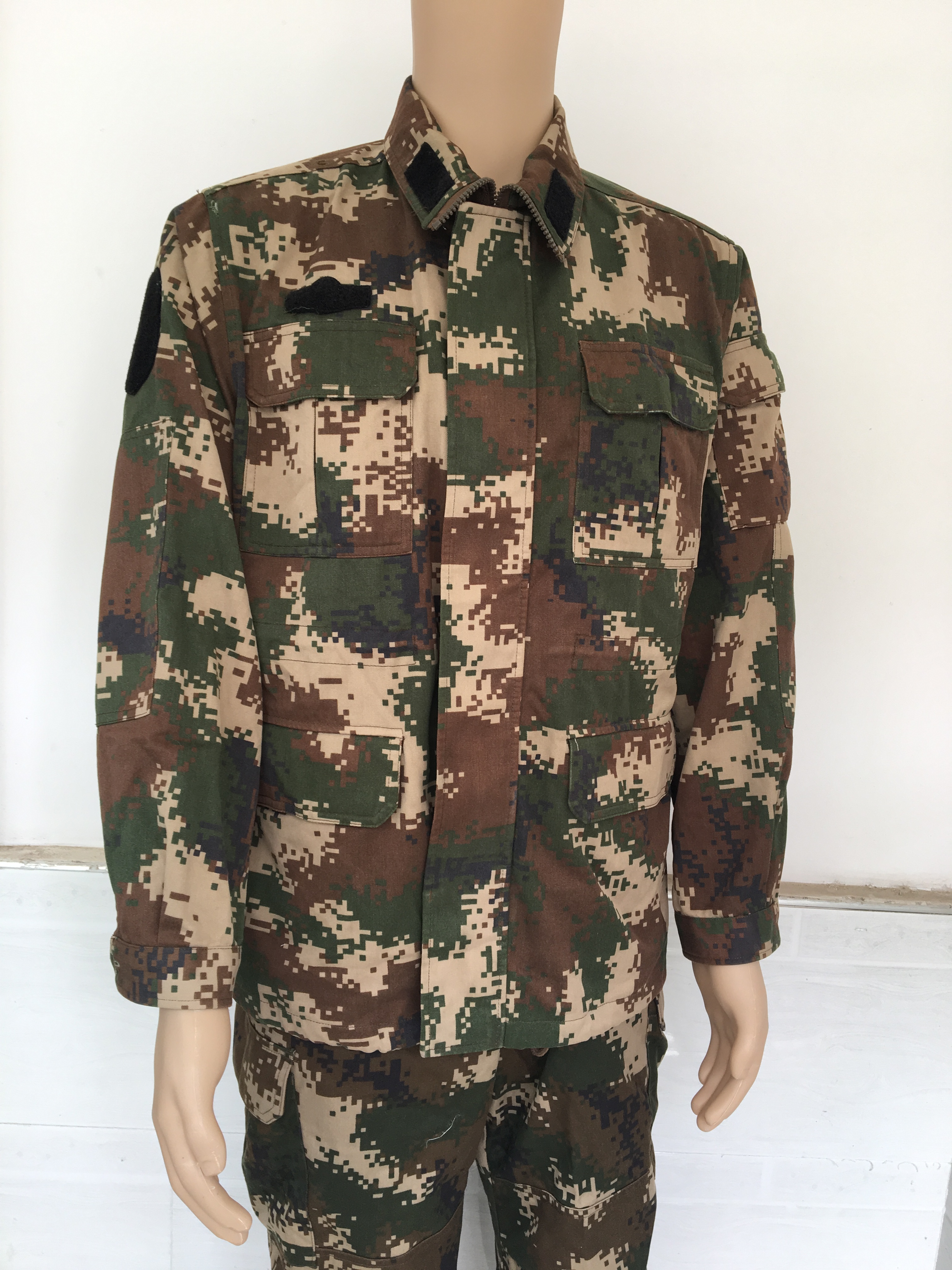 特价冬作训迷彩服