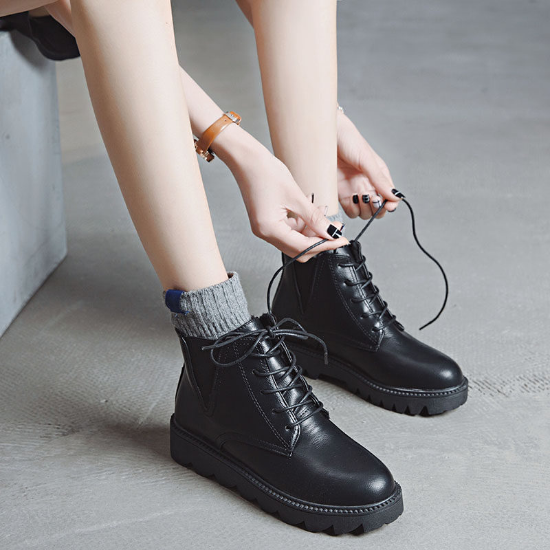 去购买 冬季新款韩版潮学院风马丁靴女厚底短靴平底初中学生雪地靴棉