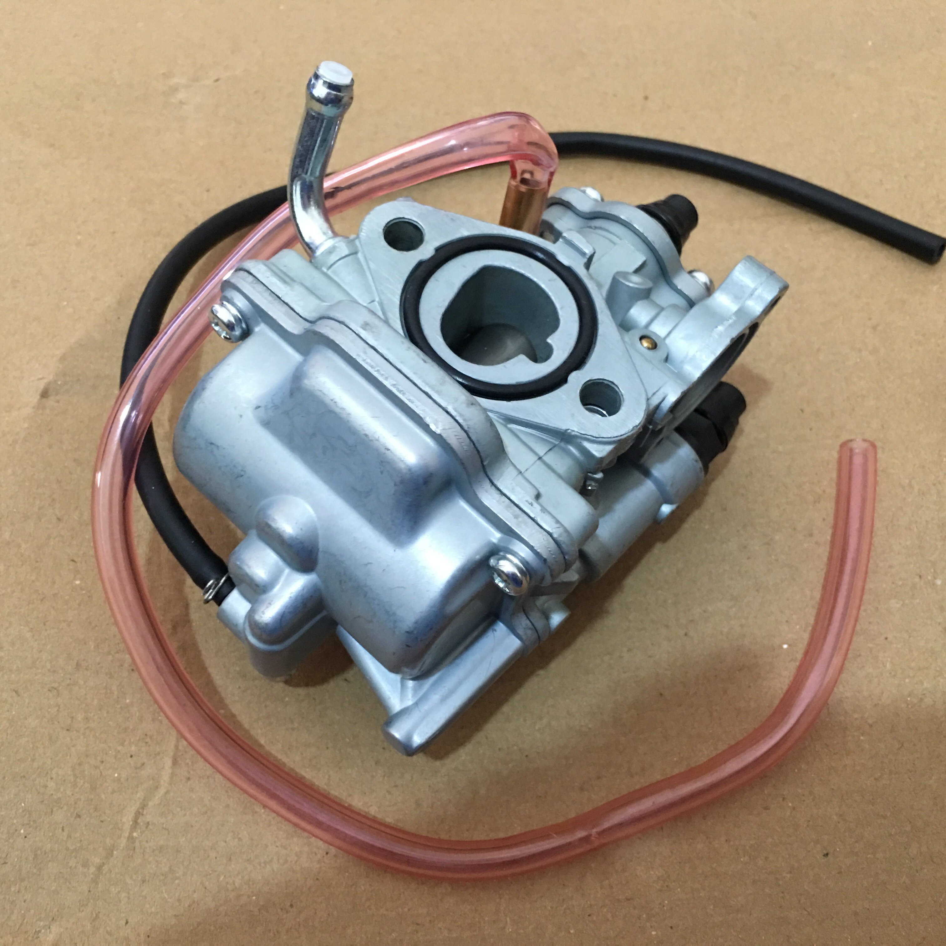 热销名流100化油器_包邮 适用铃木弯梁摩托车化油器 赛驰110 qs110