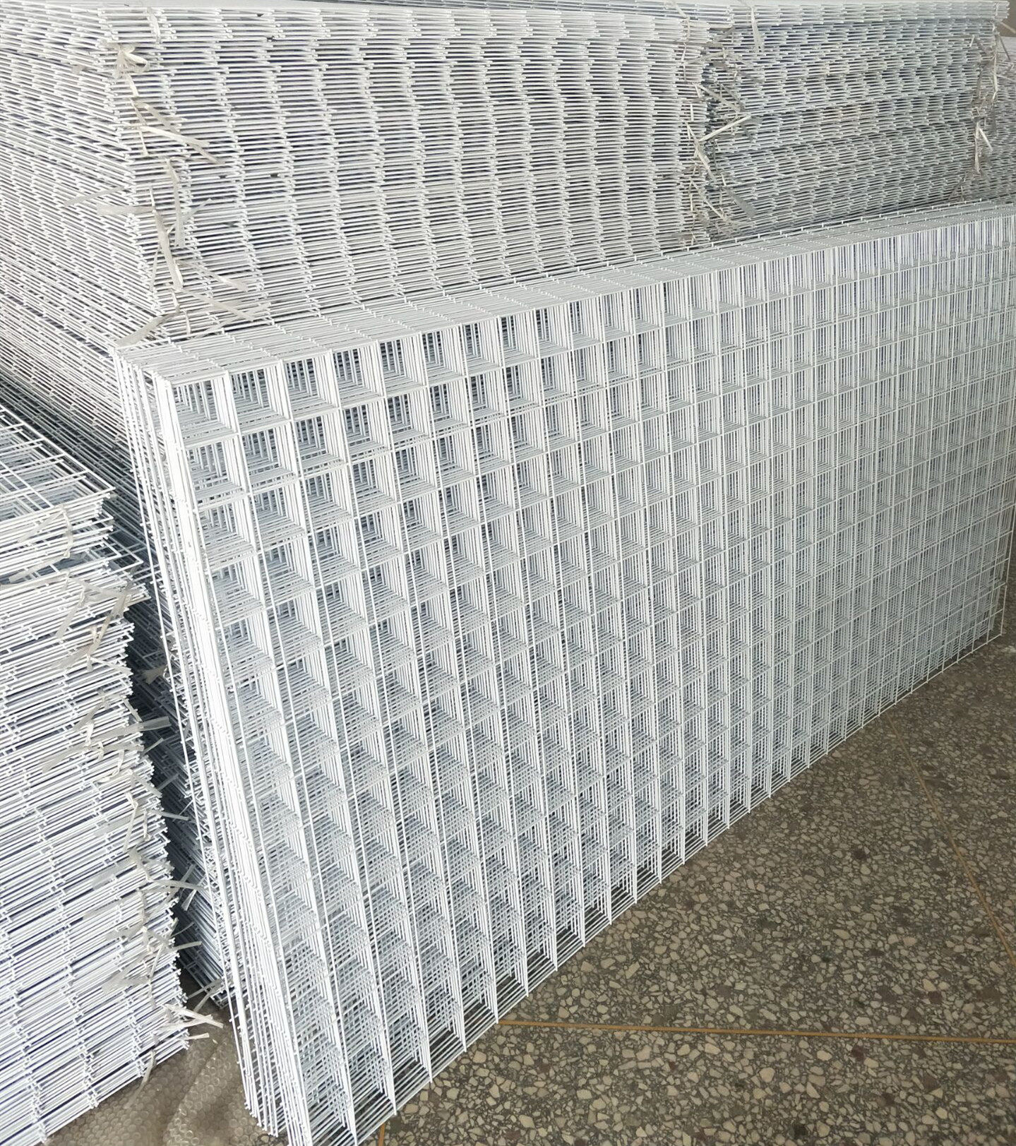 特价铁网格网 铁格网