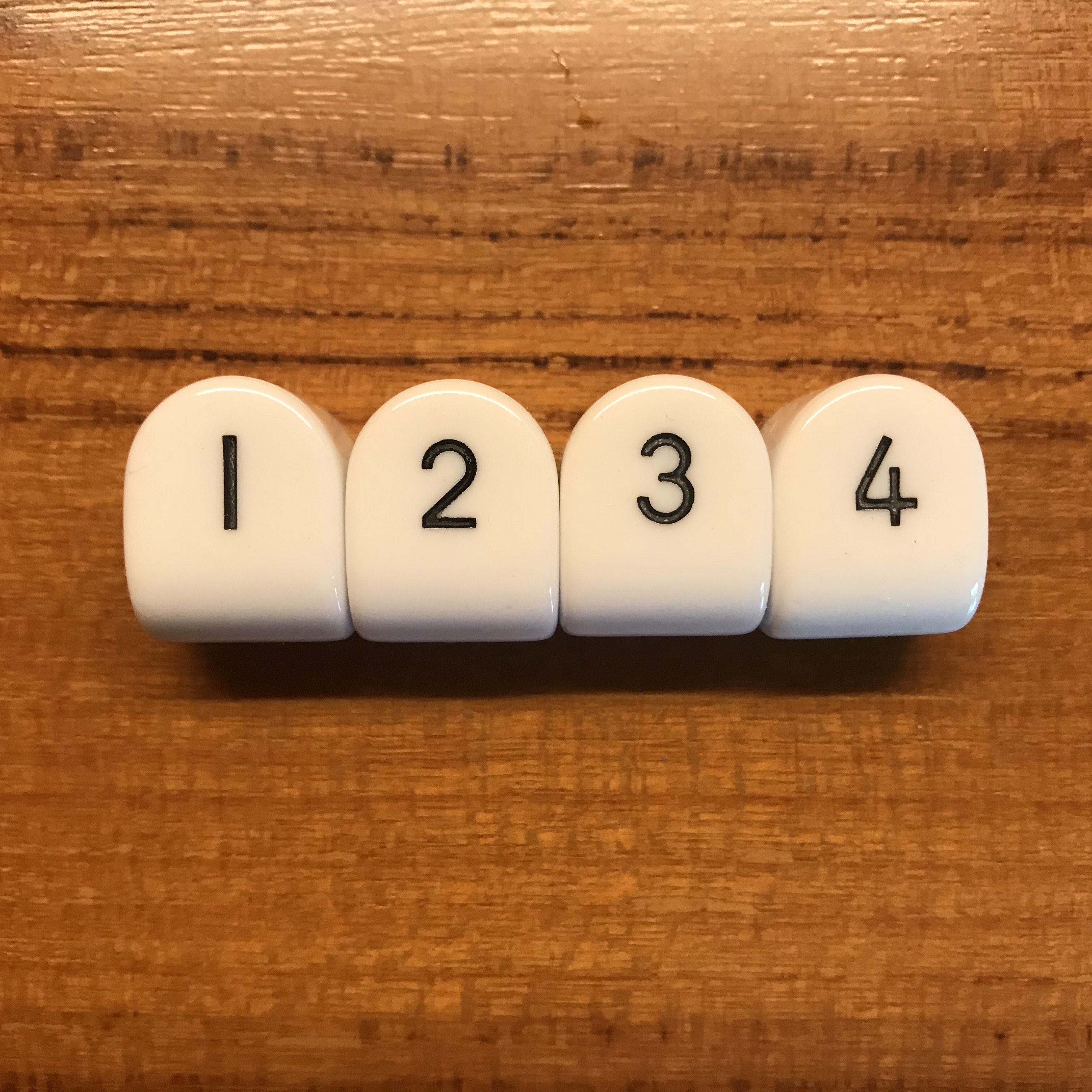 地下城与勇士t穴_龙与地下城4面骰子(d&d)四面投子筛子d4dice(9.