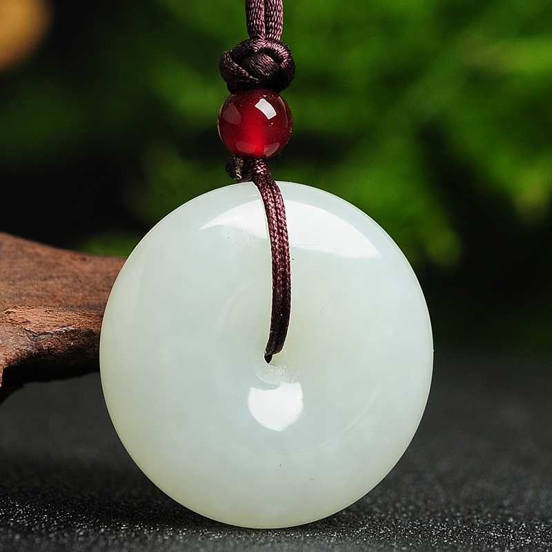 和田玉吊坠 女款