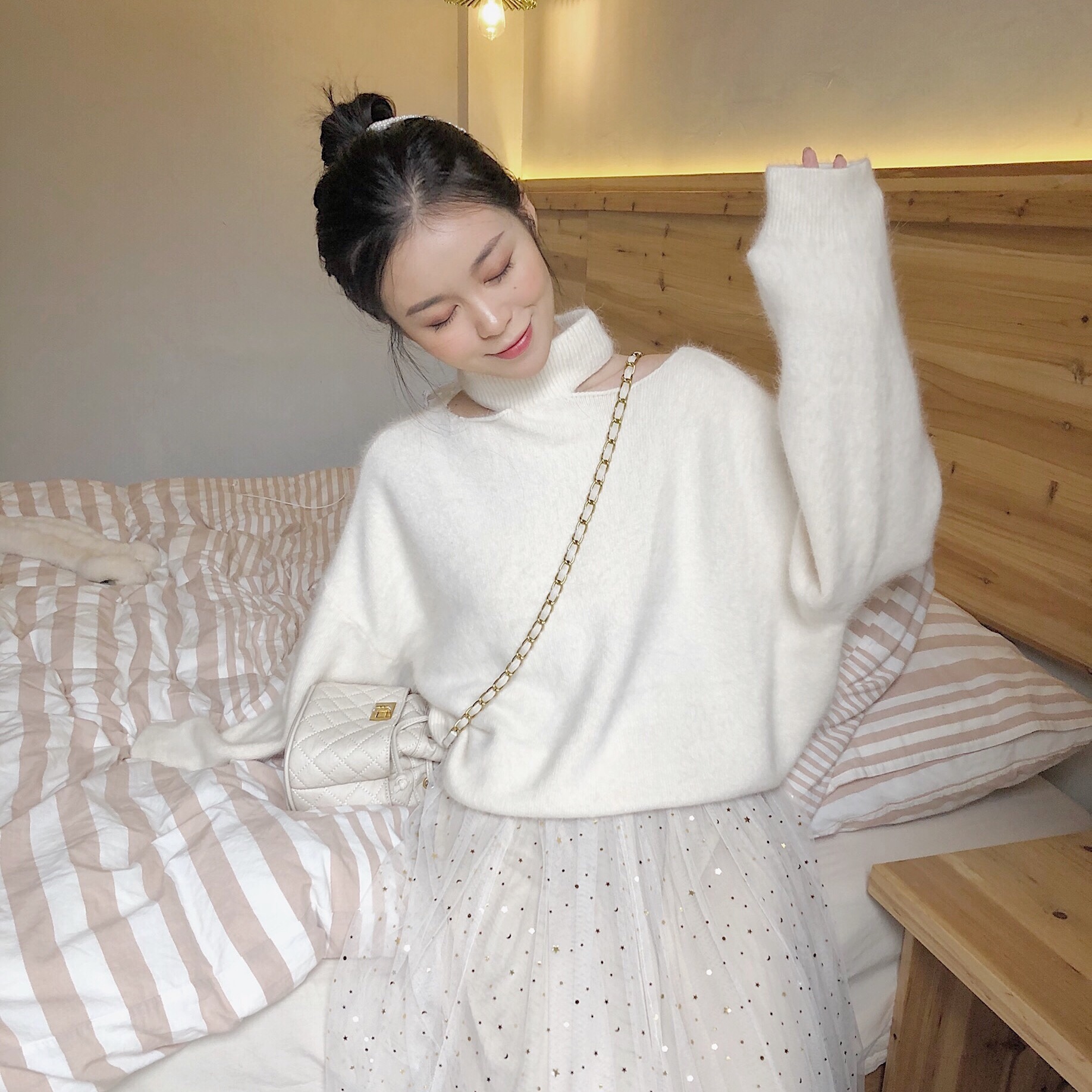 小心机毛衣女 短款_针织衫温柔色软糯性感短款套头小心机露锁骨挂脖