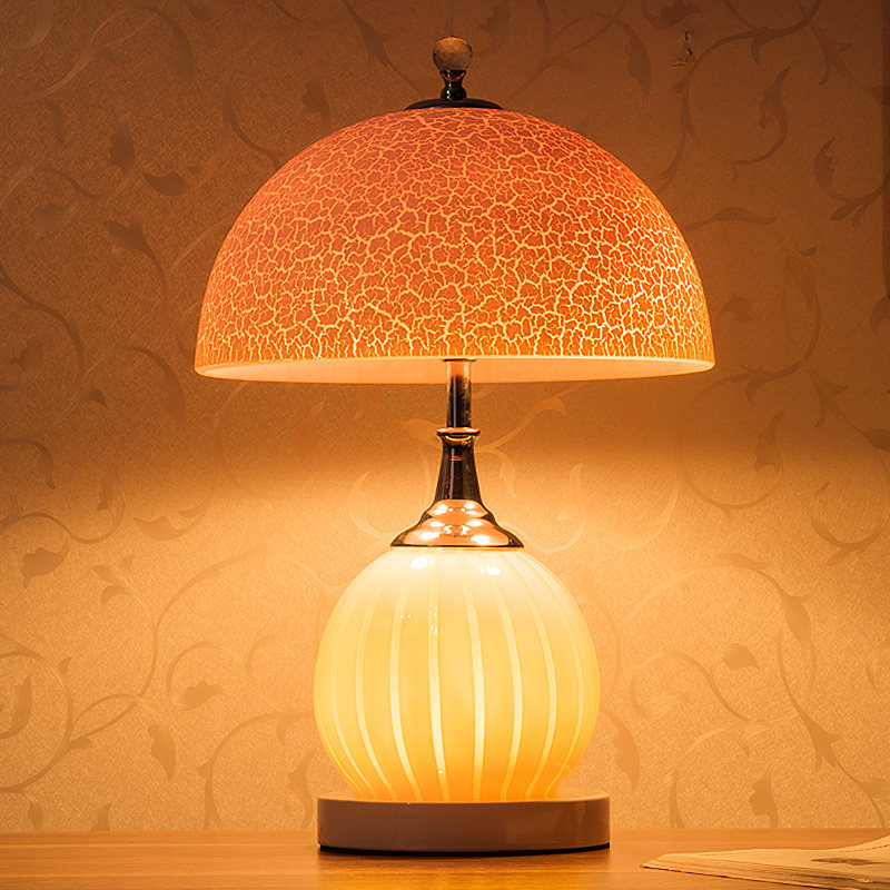 子兰现代简约台灯创意书房卧室台灯结婚庆玻璃