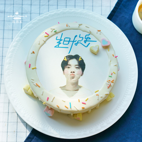 蛋糕上写有东哥生日快乐的图片_生日蛋糕上写创意话_生日创意蛋糕