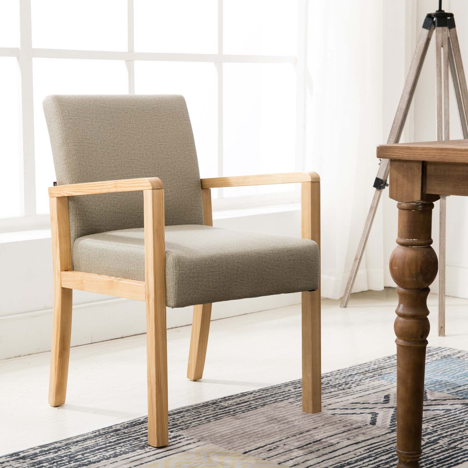 办公椅子 简约 实木_布纹皮实木扶手椅子餐厅酒店咖啡椅简约休闲办公