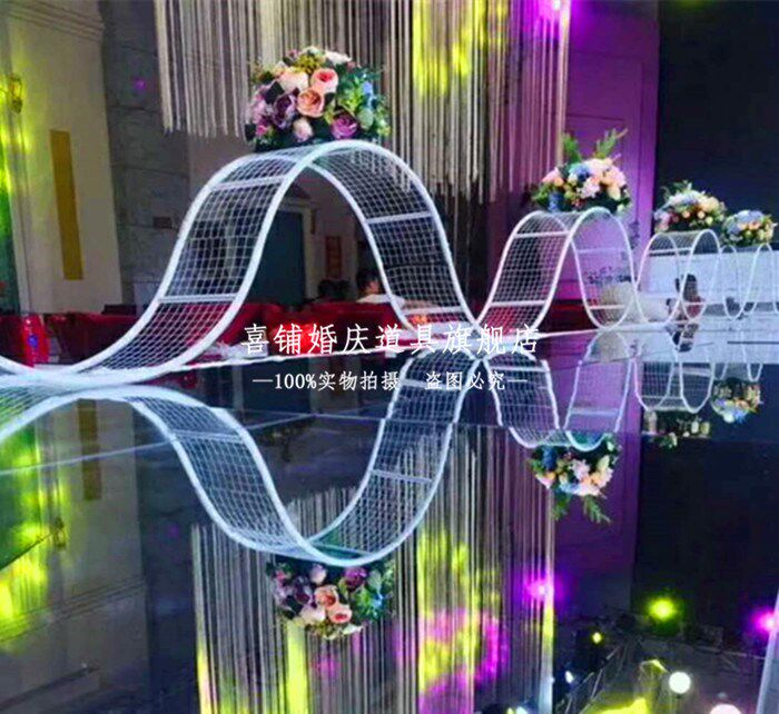 创意路引新款2018婚礼布置婚庆铁艺网格路引大波浪路引婚礼道具
