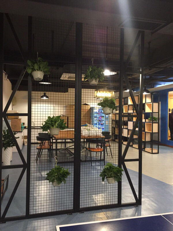 特价隔断_loft铁艺办公隔断创意玄关落地屏风餐厅铁网格工业风镂空