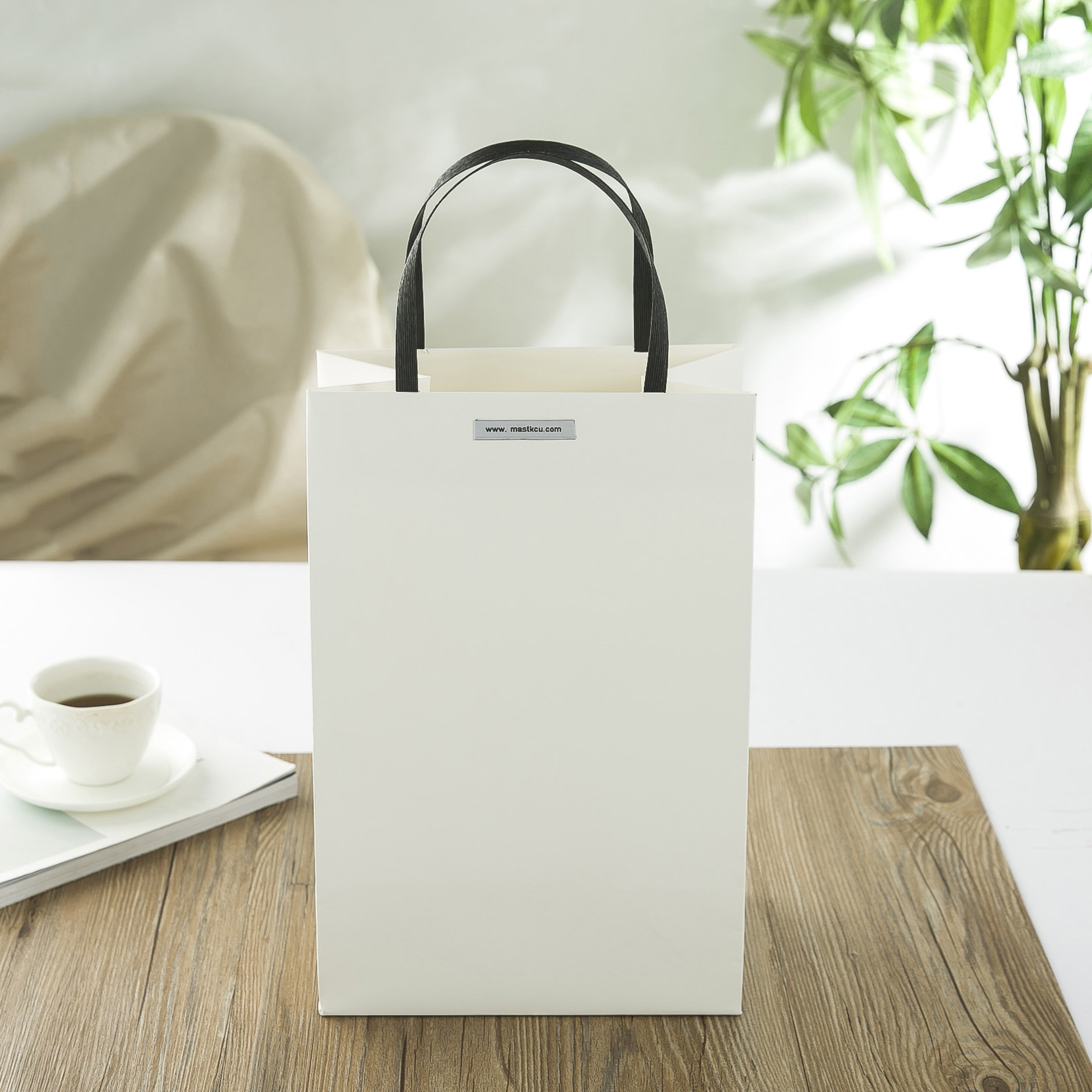 新年年会礼品包装袋纯白色简单白牛皮纸袋涂鸦手提袋现货热销