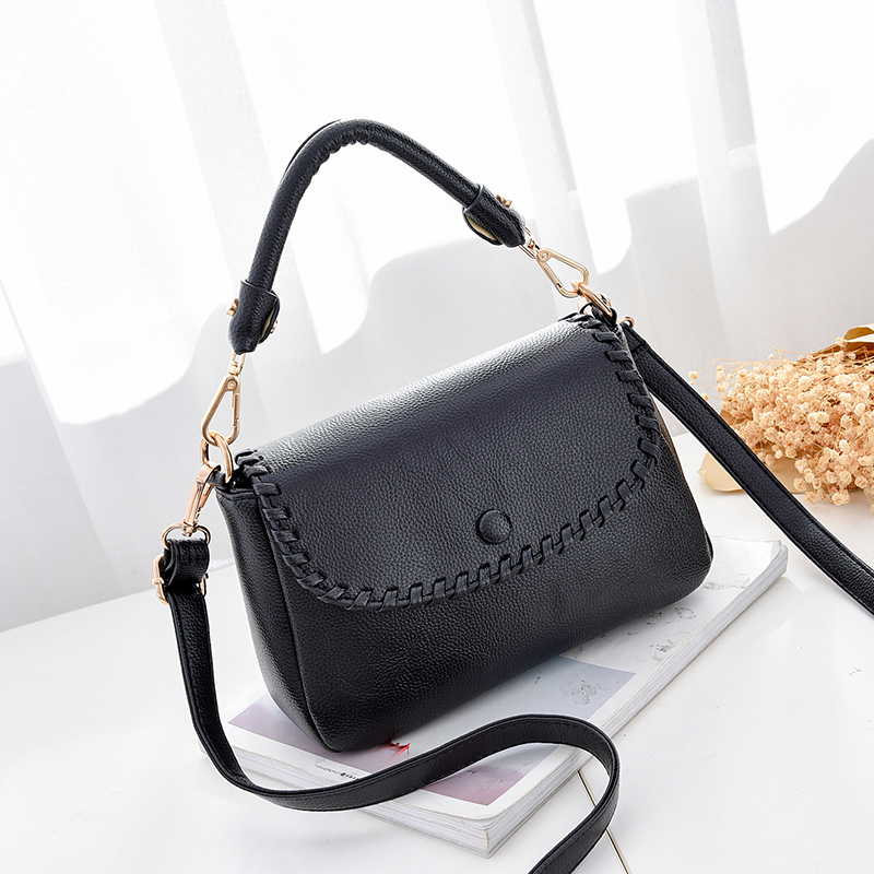 热销女士斜跨小包包_2018新款斜挎包女中老年女士单肩包欧美简约妈妈