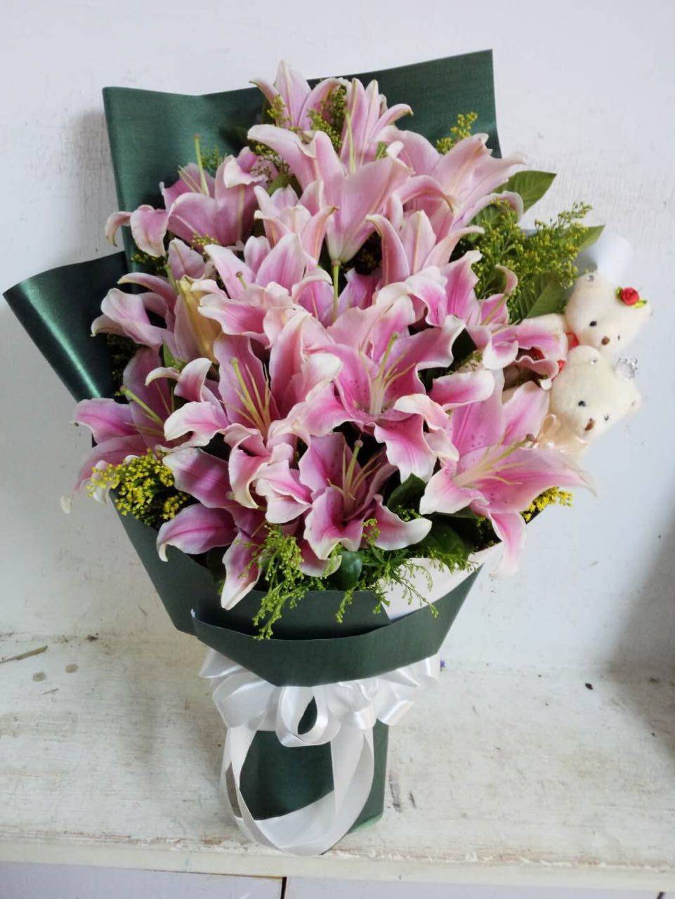 东莞送花白色粉色香水百合花束生日送花南城万江高埗石碣中堂鲜花