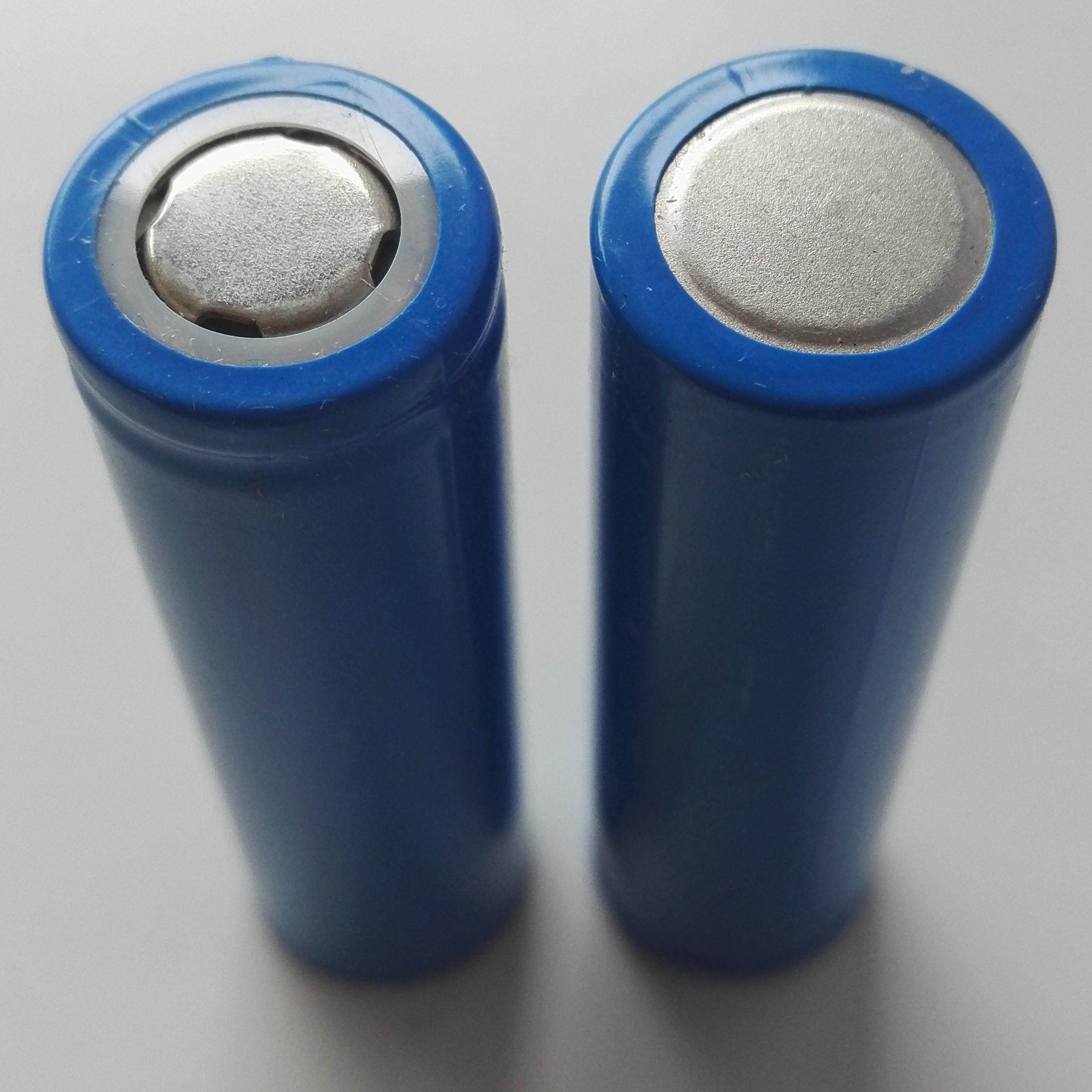 热销强光手电配件外壳_耐用型强光手电筒电池18650平头电池可循环充电