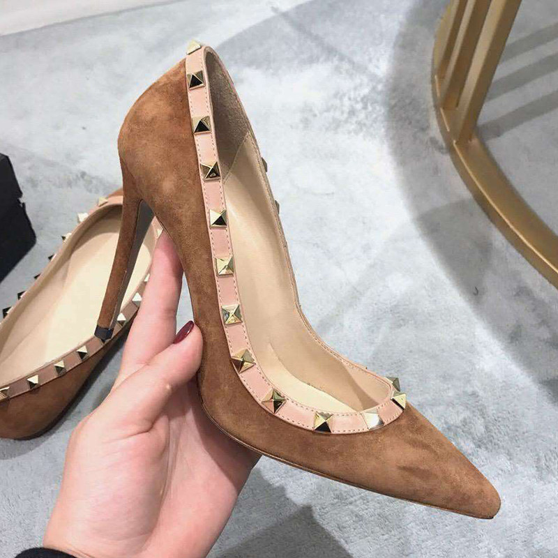 查看淘宝新款黑卡其色绒面职业工作鞋浅口真皮铆钉鞋尖头细跟女单鞋