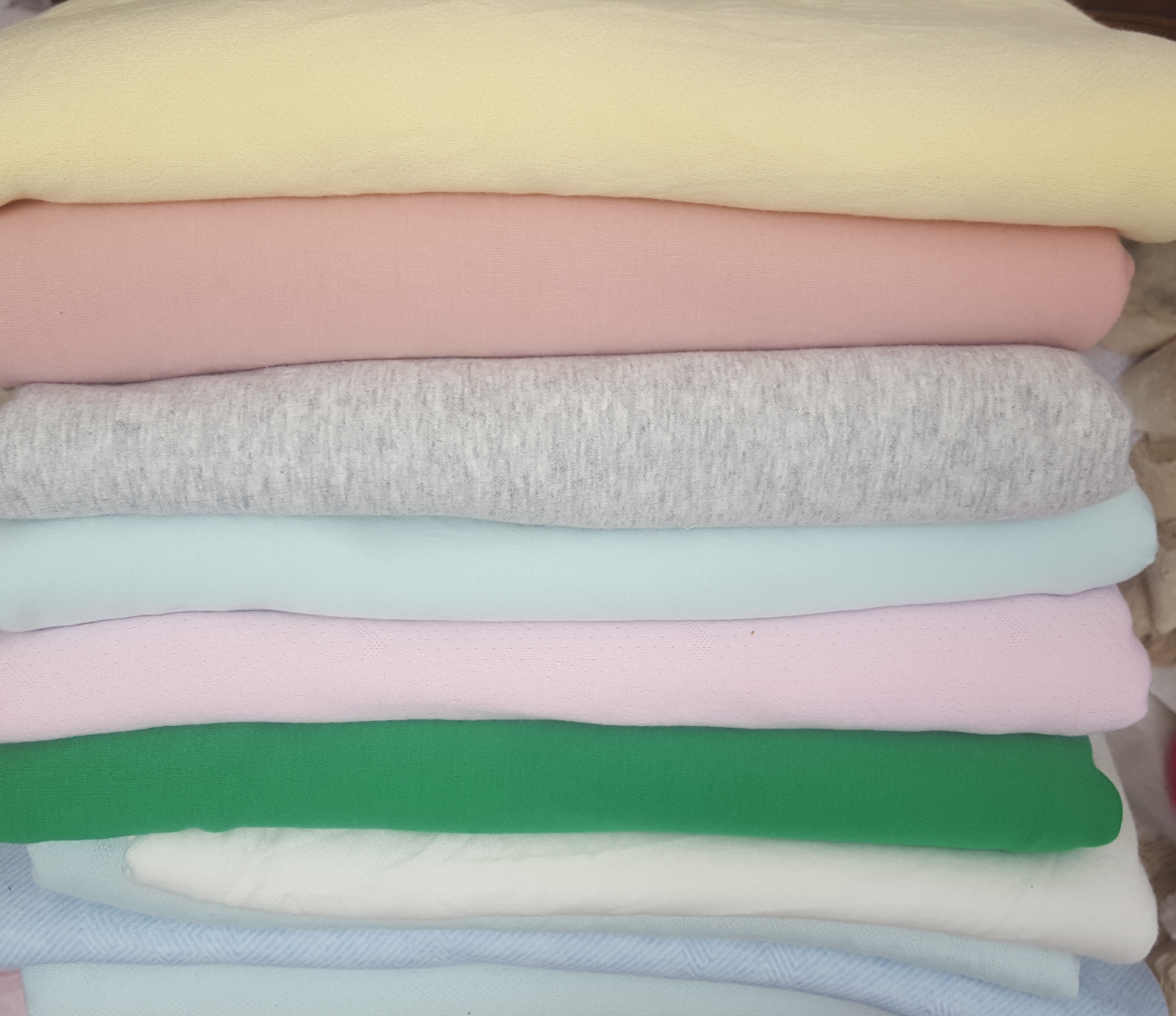 热销称斤布料布头清仓_称斤纯棉布头服装厂零头布清仓加厚秋衣秋裤