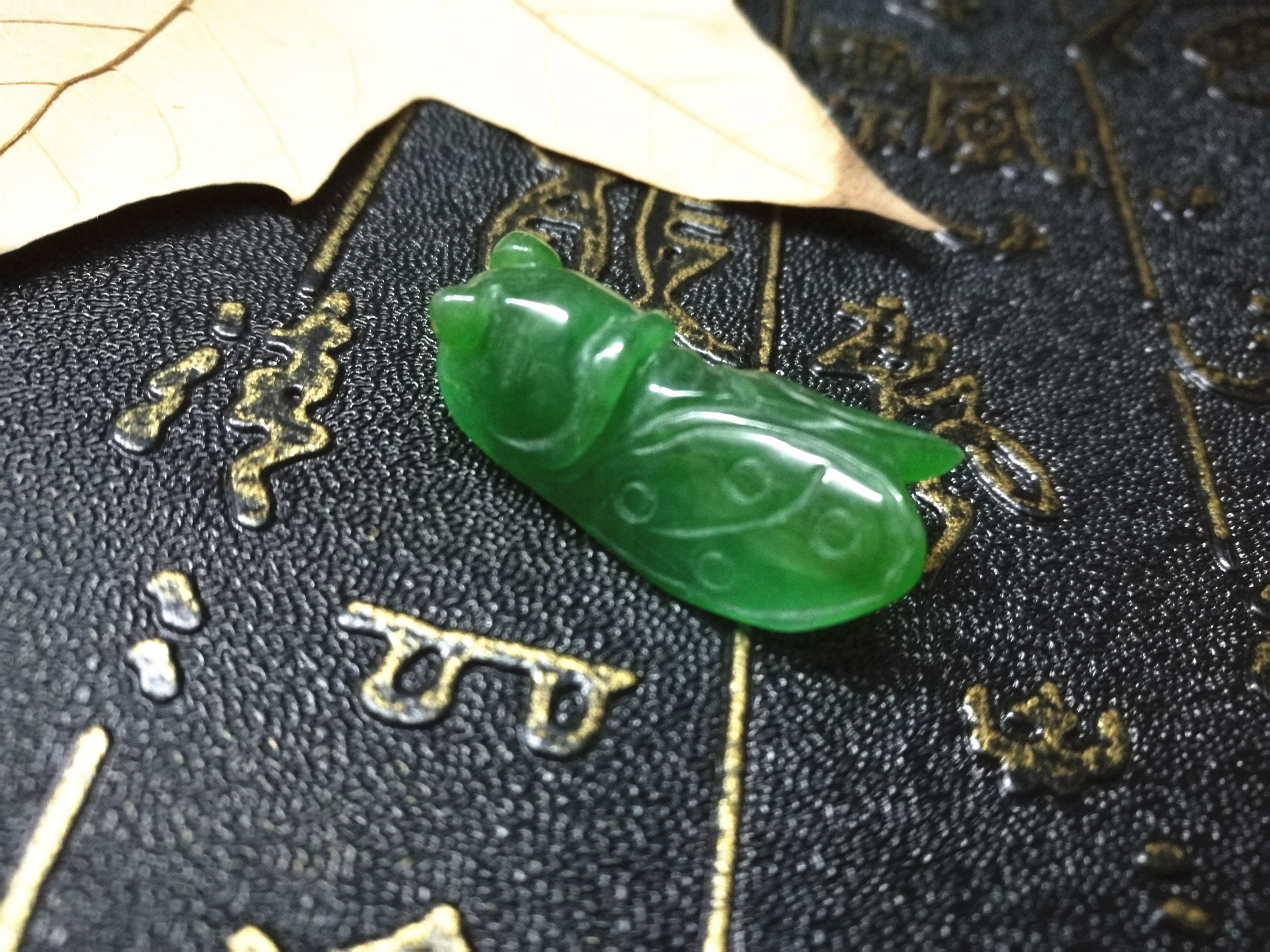 一鸣惊人_天然翡翠干青知了(一鸣惊人)满绿翡翠项坠 吊坠 玉蝉玉知了