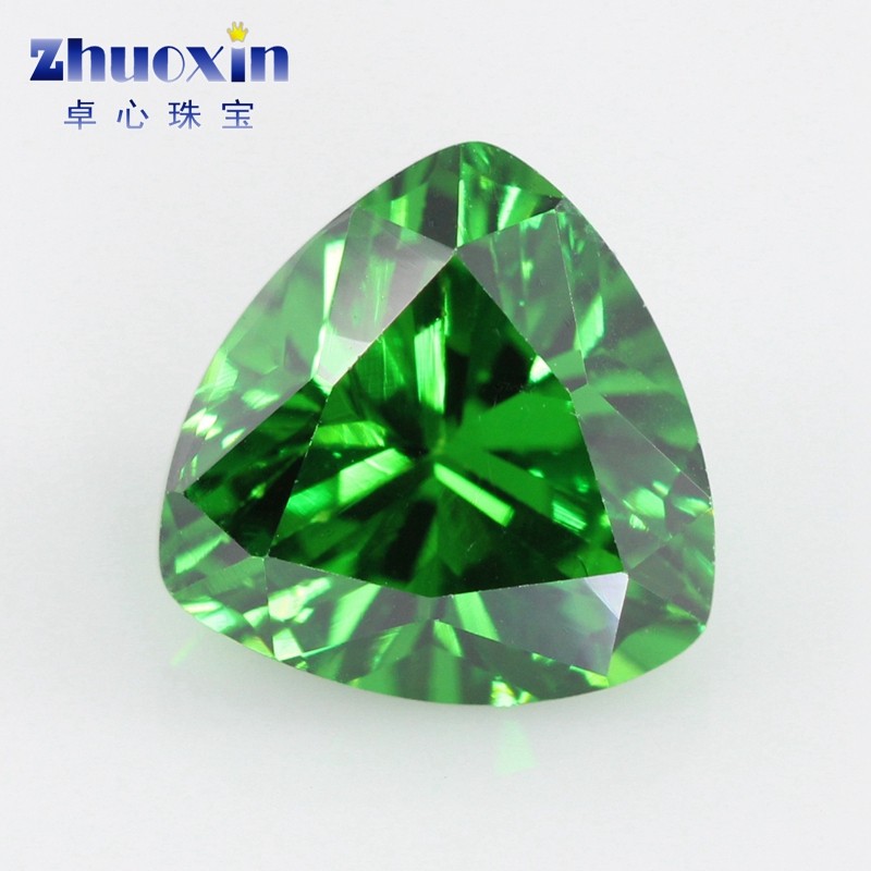 合成 祖母绿_肥三角形绿锆合成绿宝石裸石 祖母绿色锆石尖底cz吊坠