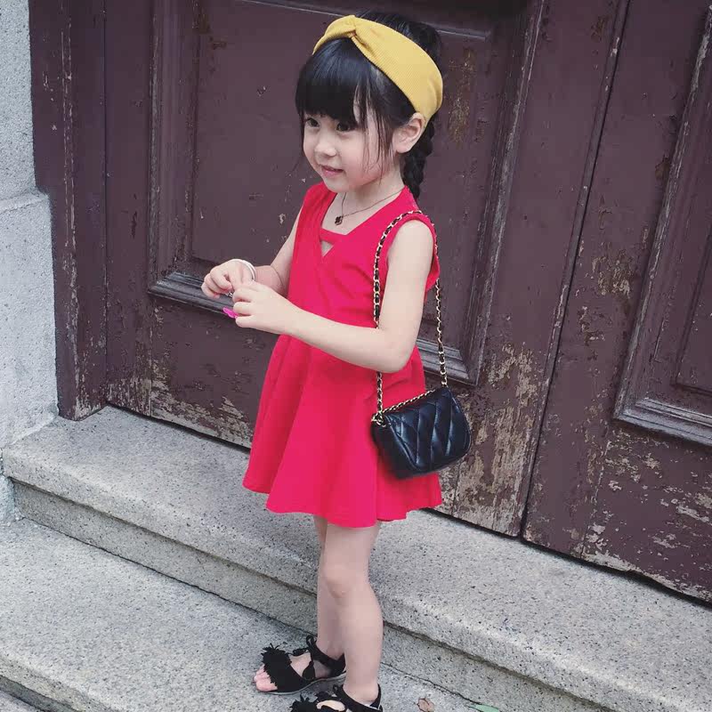 这样给女儿打扮漂亮的像洋娃娃