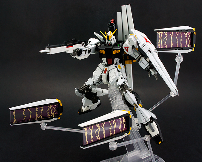 高高模型机器人 铁人陆战型 hg1:144 拼装玩具 配支架
