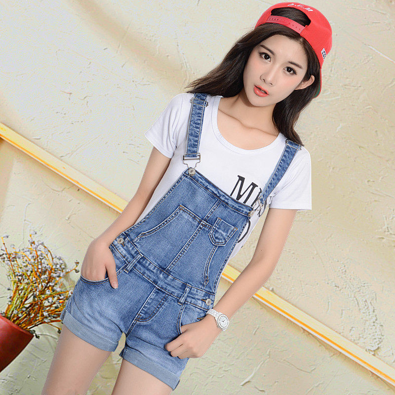 背带牛仔裤 真的可以减龄吗