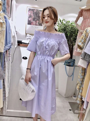 蕾妮renee夏季新款小清新简单露肩连衣裙收腰显瘦一字肩中长款裙