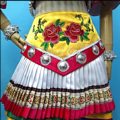 高端订制苗妹妹舞蹈服装 白色苗族演出服装 彝族儿童独唱服装