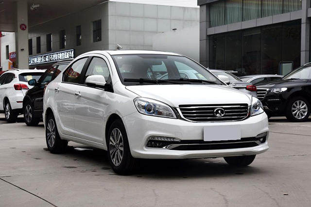 版配有主驾安全气囊,abs,同时采用前后独立悬架,再加上三菱技术的4a91