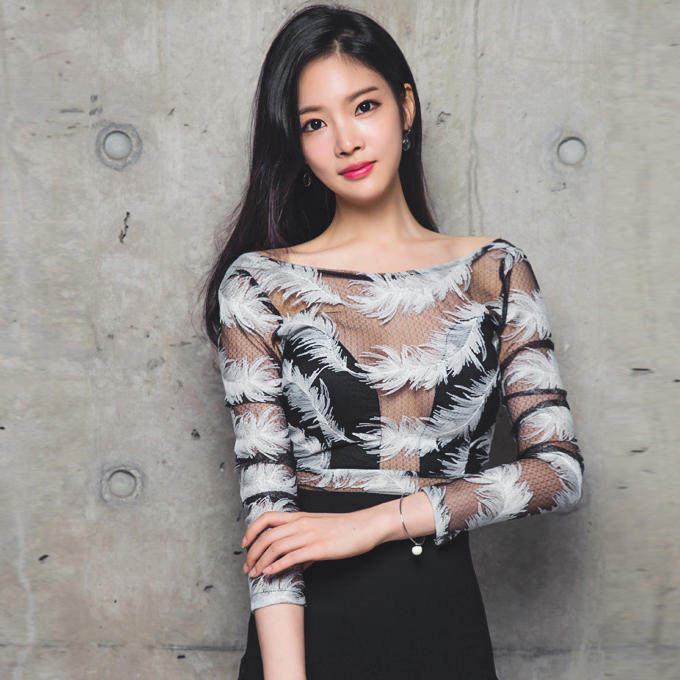 透视装:你穿着透明的衣服 给我一个人唱歌