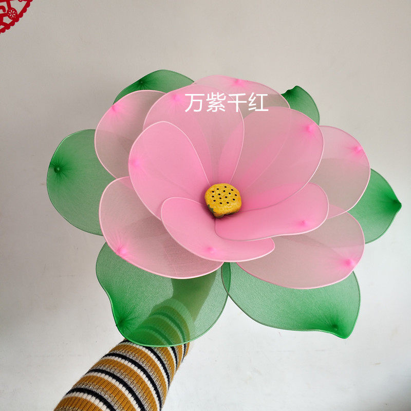 丝网花荷花让舞台和橱窗都美得像画