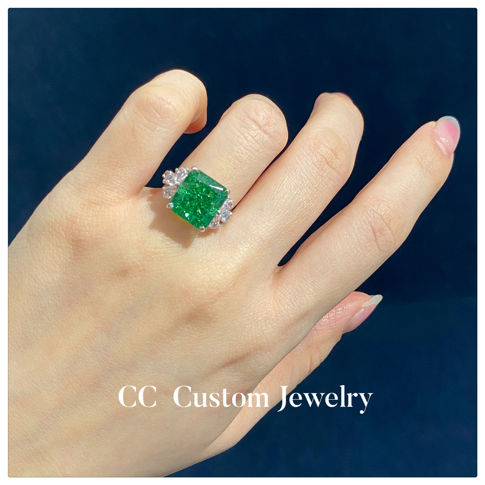 5克拉绿钻戒指戴上手是什么体验?