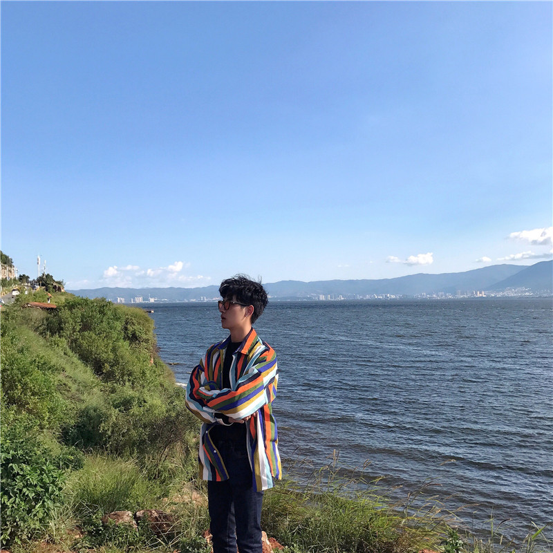 条纹衬衫,撩起春日风情