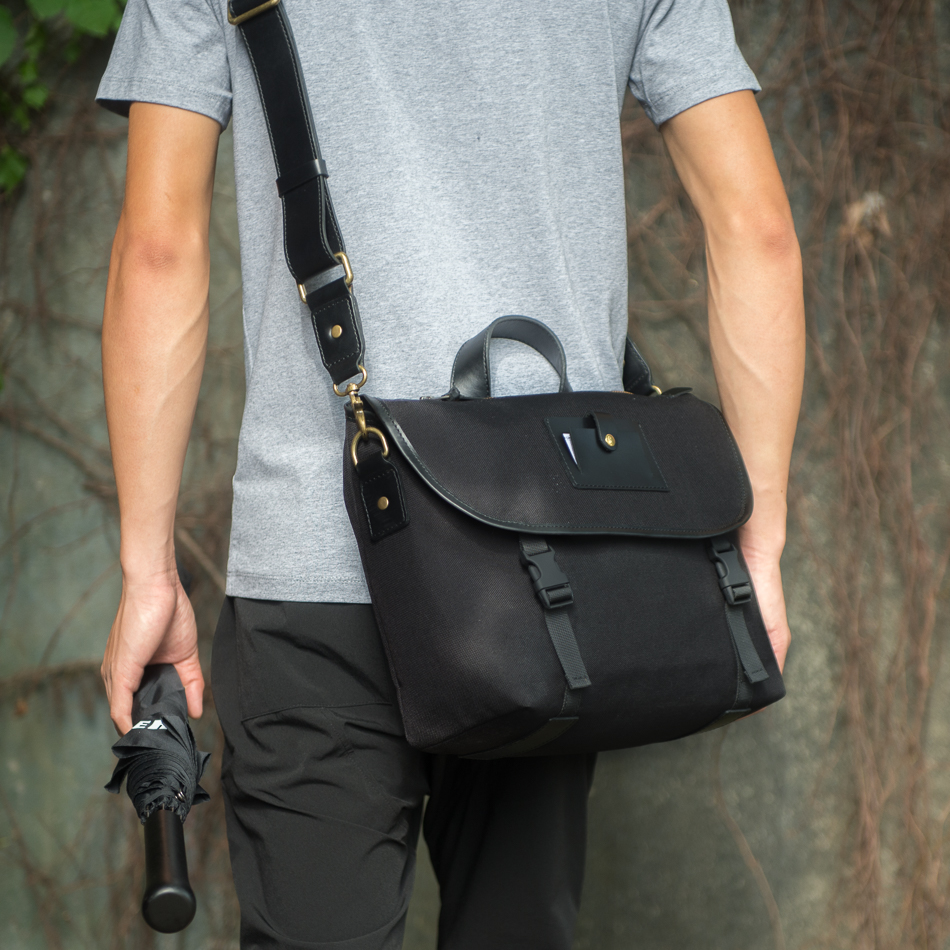 经典设计!牛皮拼接弹道尼龙全手工制作复古邮差包斜挎包