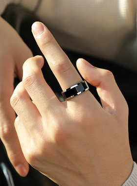 戒指男款乌金黑色k个性嘻哈尾戒潮素圈冷淡风指环女食指男士单身