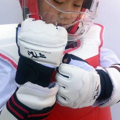 High-end Furniture Boxing with Fist Guard Taekwondo Protective Taekwondo taekwondo Five sets M mask Mask Grass Mat adult extravaganza