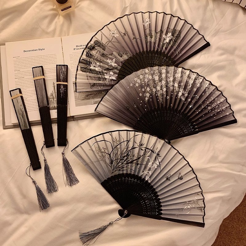 中国风黑色水墨画旗袍扇子随身夏天古风中式流苏折扇便携汉服竹扇